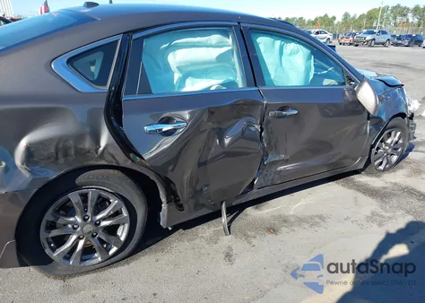 2015 Nissan Altima 2.5 S из США, поврежденный, VIN 1N4AL3AP9FN403405